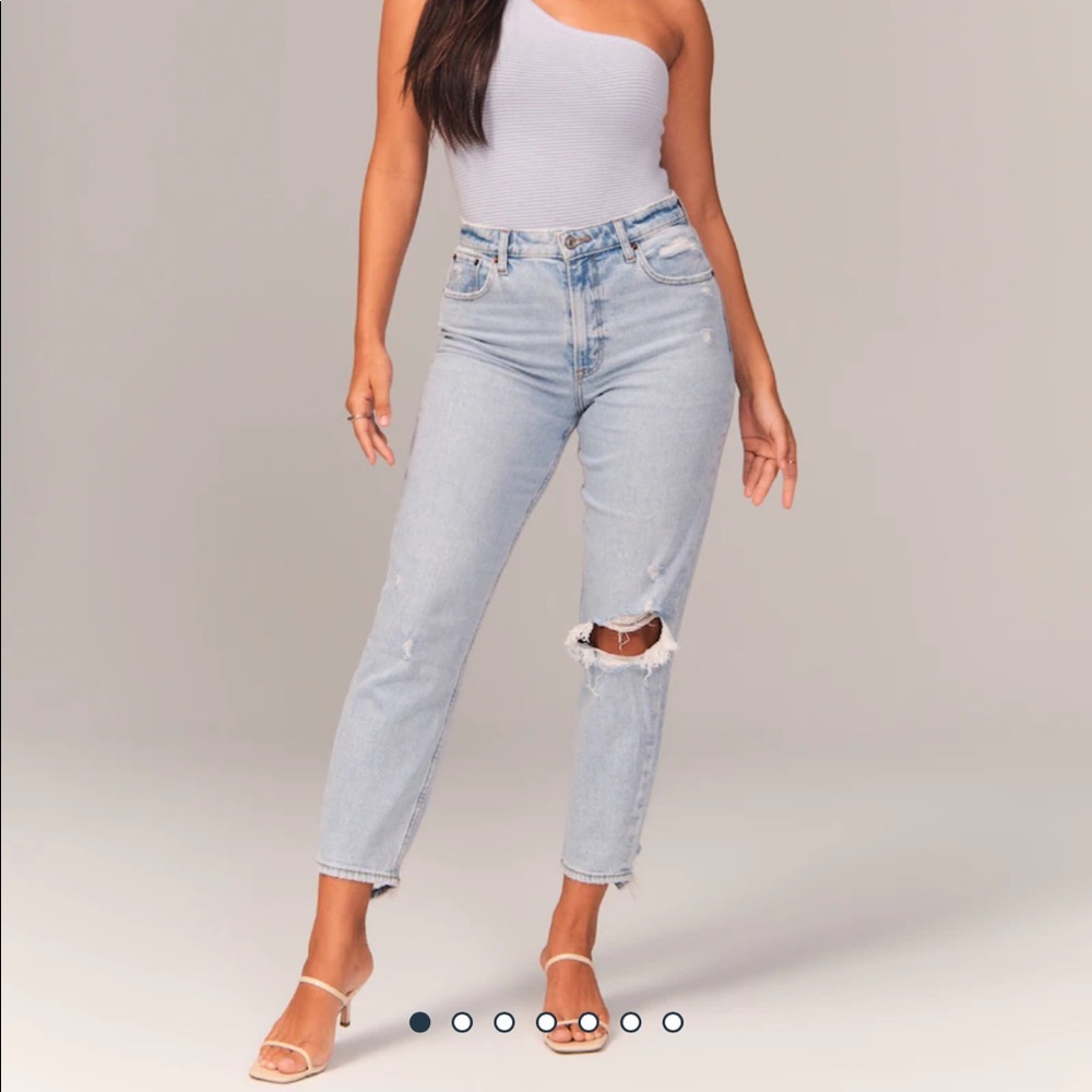 Abercrombie Curve Love High Rise Mom Jean 30